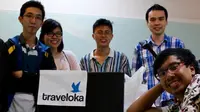 Co-Founder Traveloka Derianto Kusuma (tengah). Dok: medium.com