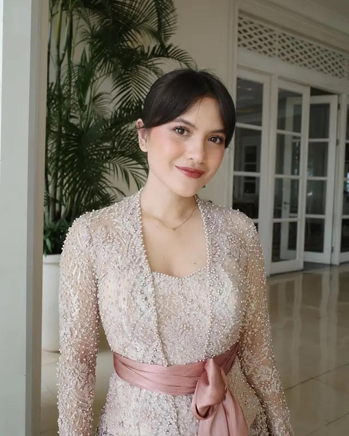 5 Model Kebaya Modern Simple tapi Mewah April 2025