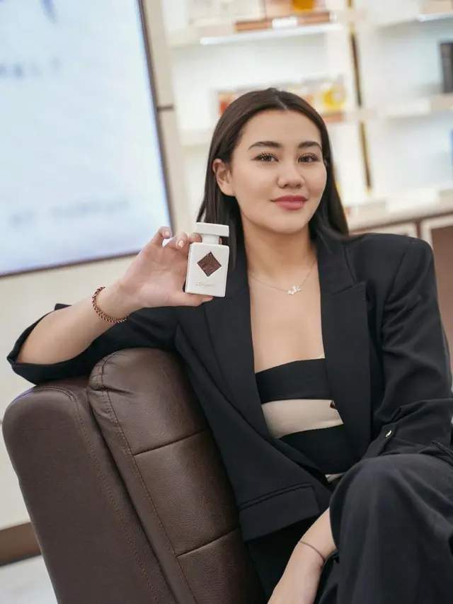 OOTD Aaliyah Massaid pakai blazer