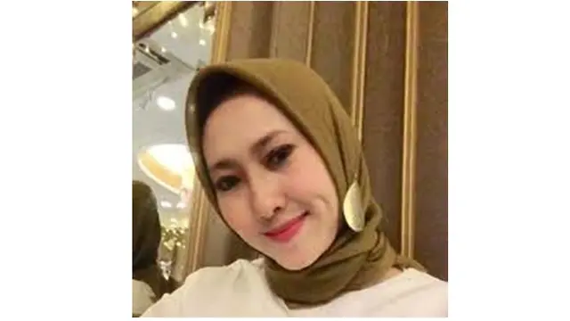 Pesona Fany Kurniawaty Saat Berhijab (sumber: deskgram/@fany_kurniawaty)