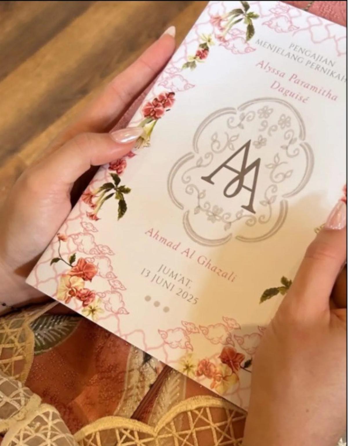 Potret Cantik Alyssa Daguise di Momen Pengajian Menjelang Pernikahan dengan Al Ghazali, Cantik Elegan dengan Busana Pastel Pancarkan Aura Pengantin