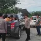 Polresta Gorontalo Kota saat mengamankan 8 Pemuda mabuk di Kota Gorontalo (Arfandi Ibrahim/Liputan6.com)