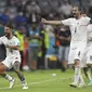 Pemain Italia, Lorenzo Insigne melakukan selebrasi setelah mencetak gol kedua timnya ketika pertandingan Perempatfinal Euro 2020 melawan Belgia yang berlangsung di Allianz Arena, Jerman pada Jumat (02/06/2021). (AP/Pool/Andreas Gebert)