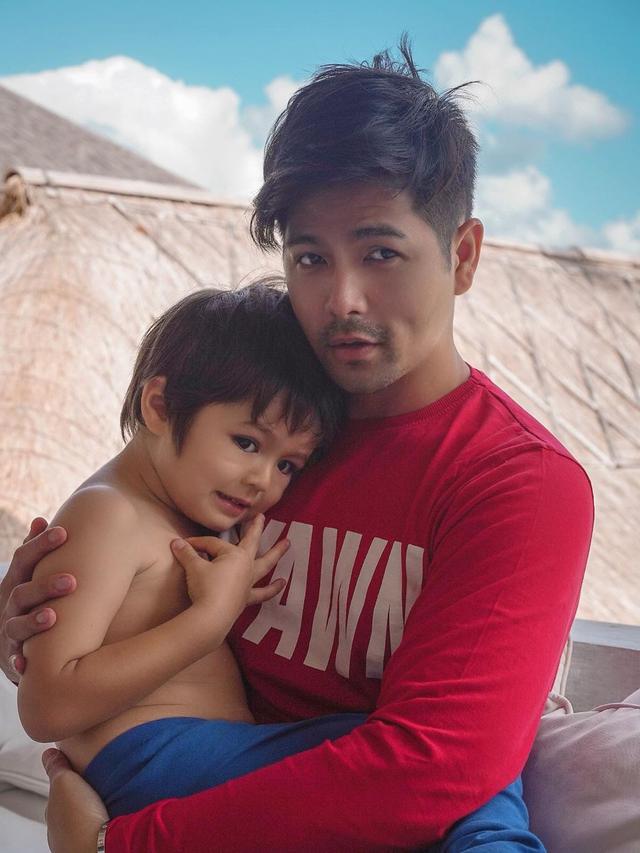 Janji Akan Jaga El Barack, Ini 6 Potret Kebersamaan Erick Iskandar dan Keponakannya