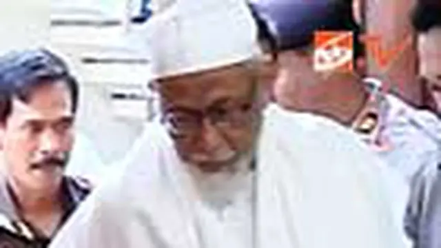 Ba'asyir Akhirnya Ikut Persidangan