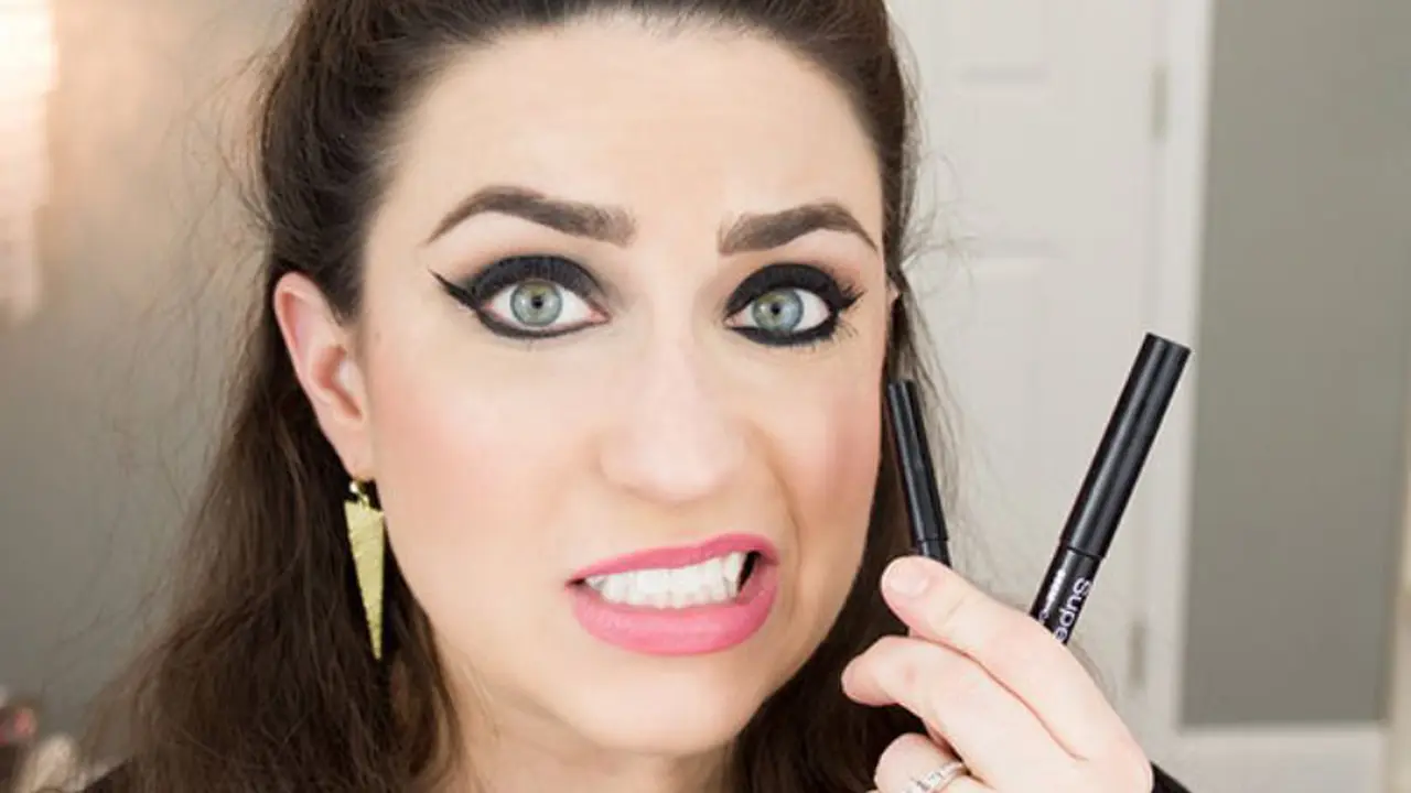 [Bintang] 5 Pelanggaran Eyeliner yang Harus Segera Dihentikan