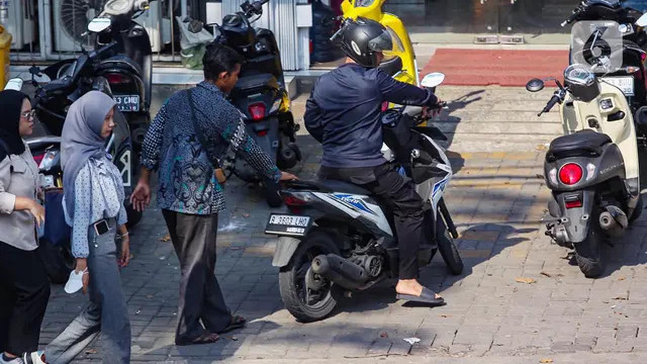 Juru Parkir Liar Kembali Marak di Minimarket Jakarta