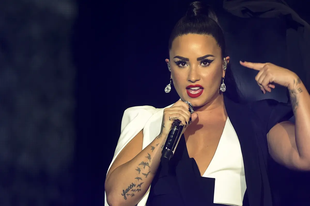 [Bintang] Lirik Lagu Demi Lovato, Sober