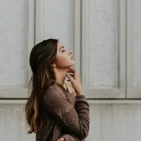 Bentuk wajah/copyright: unsplash/brooke cagle