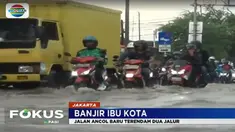 Genangan air setinggi 20 hingga 30 sentimeter menggenangi ke dua sisi Jalan Ancol Baru, Sunter, Jakarta Utara.