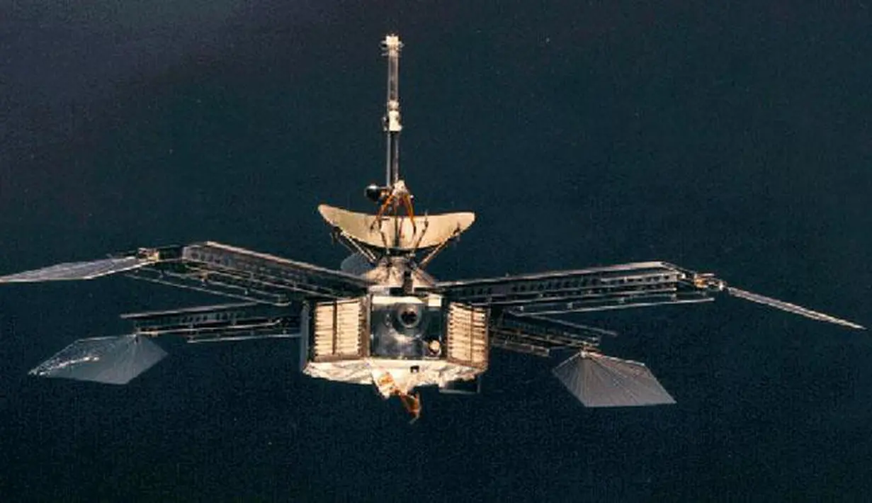 The Mariner 4, pada 1964, adalah yang pertama yang berhasil terbang ke Mars dan pertama memberi foto planet. (businessweek.com)