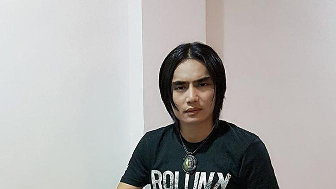 Berita Charly Van Houten Hari Ini Kabar Terbaru Terkini Liputan6 Com Sekedar mengingatkan alam dulu populer banget pada masanya dengan lagu mbah dukun dan sabu (sarapan bubur). berita charly van houten hari ini