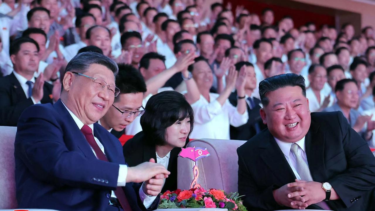 FOTO: Pyongyang Sambut Kunjungan Presiden Xi Jinping Setelah Tujuh Tahun