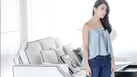 Seksinya Chelsea Olivia dengan Bikini Menutupi Area Pribadinya
