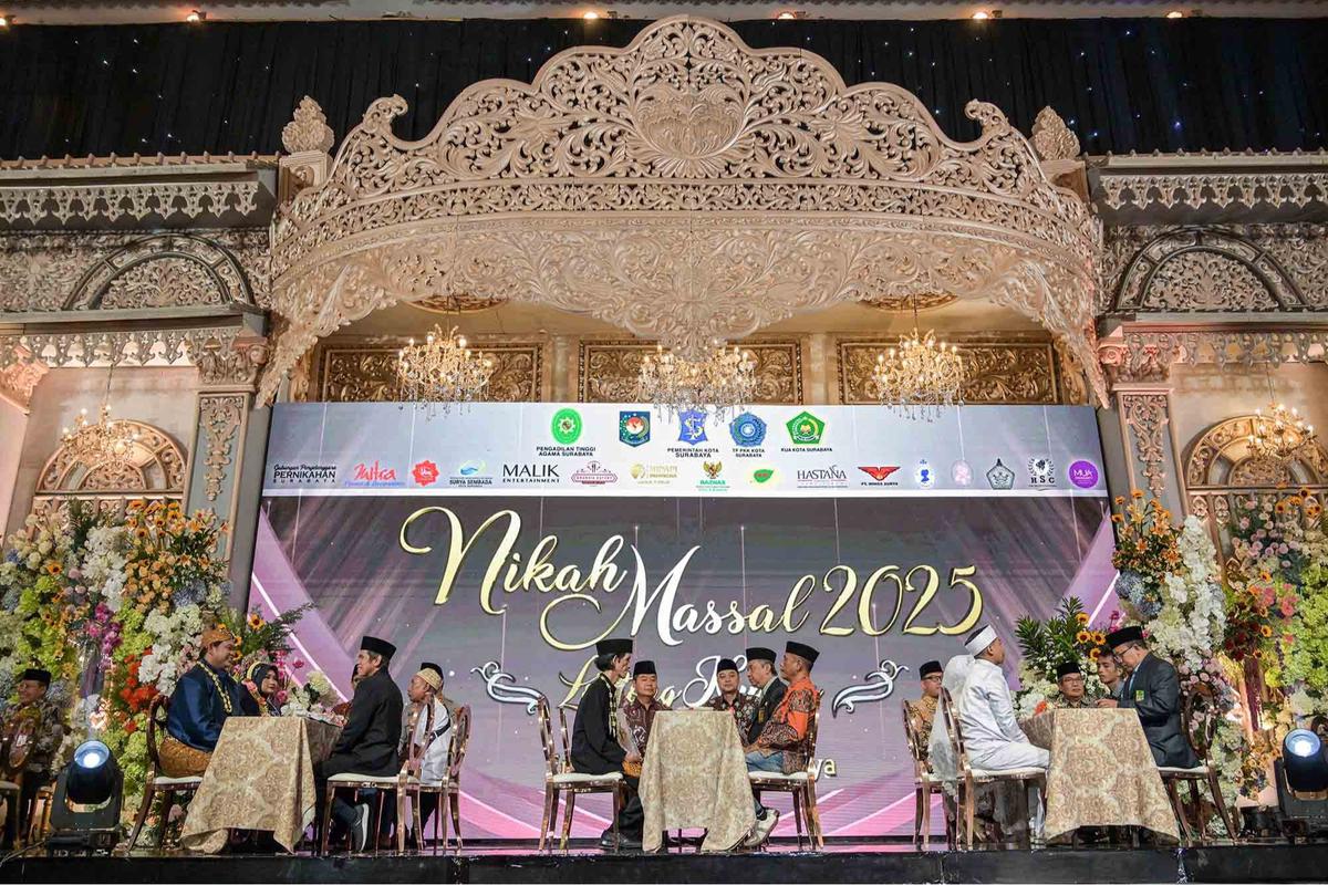 FOTO: 285 Pasangan Ikuti Isbat Nikah Massal di Surabaya