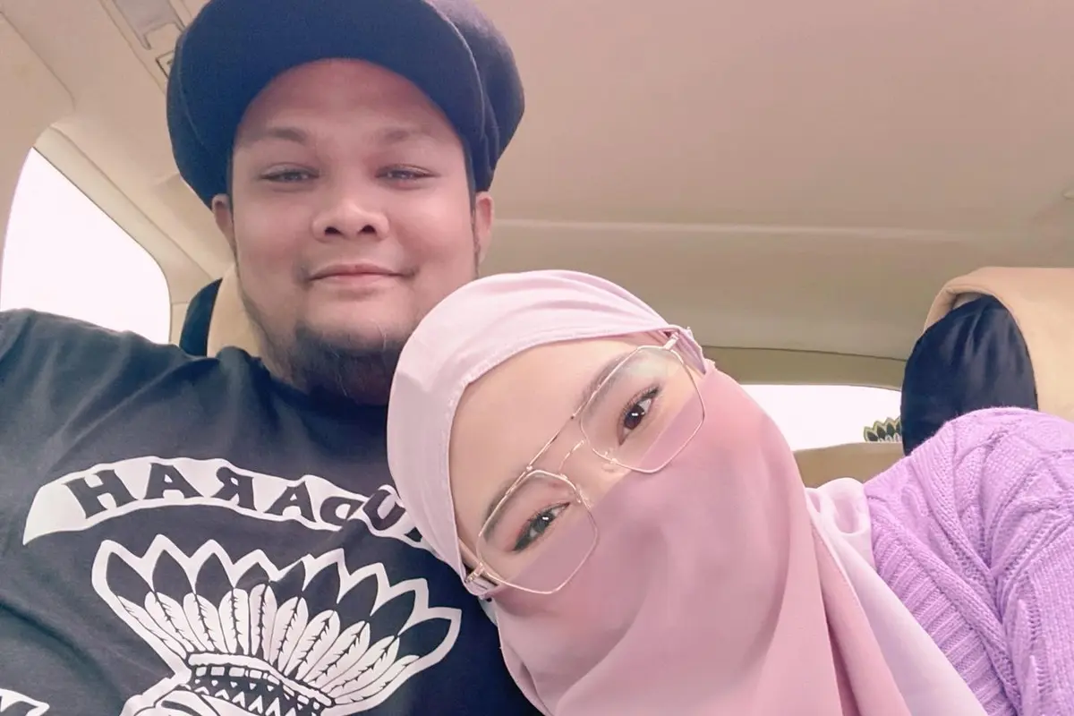 7 Potret Mesra Virgoun dan Inara Rusli Istrinya, Harmonis