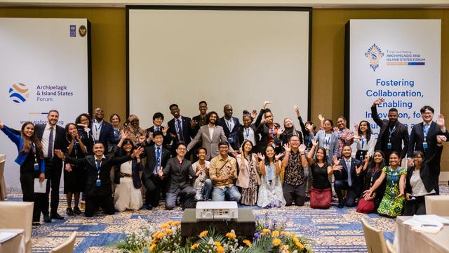 AIS Youth Conference 2023 sebagai salah satu side event dalam rangkaian Konferensi Tingkat Tinggi (KTT) AIS Forum di Bali, Indonesia, yang berlangsung 6-8 Oktober 2023 secara kolektif menyepakati AIS Youth Declaration/Deklarasi Pemuda AIS.