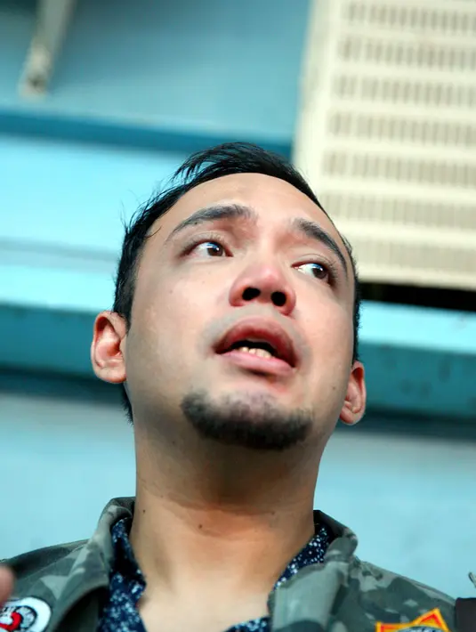 Karena tak bisa leluasa ketemu dengan buah hatinya tersebut, Sandy melayangkan gugatan untuk mendapatkan hak asuh kedua buah hati dari pernikahannya dengan Tessa. (Nurwahyunan/Bintang.com)