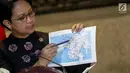 Menlu RI, Retno Marsudi menunjuk peta sambil menjelaskan perkembangan WNI yang terjebak operasi militer Marawi, Filipina di Jakarta, Selasa (30/5) (Liputan6.com/Faizal Fanani)