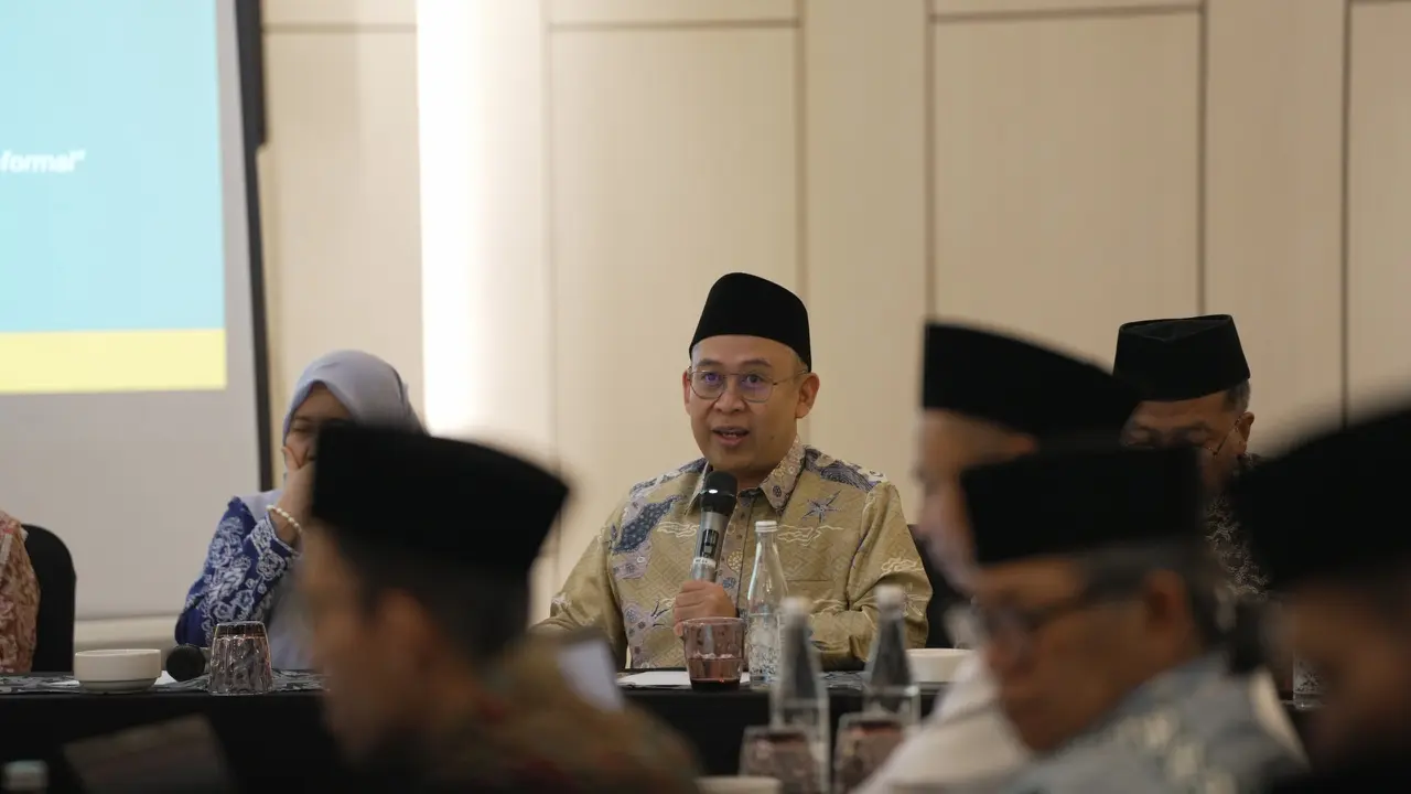 Ketua Majelis Masyayikh Abdul Ghaffar Rozin saat menggelar uji publik Dokumen Sistem Penjaminan Mutu Internal dan Eksternal (SPMI–SPME) untuk Pendidikan Pesantren Jalur Nonformal di Jakarta, Jumat (11/7/2025) (Istimewa)