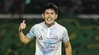 Ekspresi pemain PSIM Yogyakarta,&nbsp;Yusaku Yamadera saat timnya bertanding melawan Persebaya Surabaya&nbsp;pada BRI Super League 2025/2026 di Stadion Gelora Bung Tomo, Surabaya,&nbsp;Jumat (8/8/2025). (Bola.com/Abdul Aziz)&nbsp;