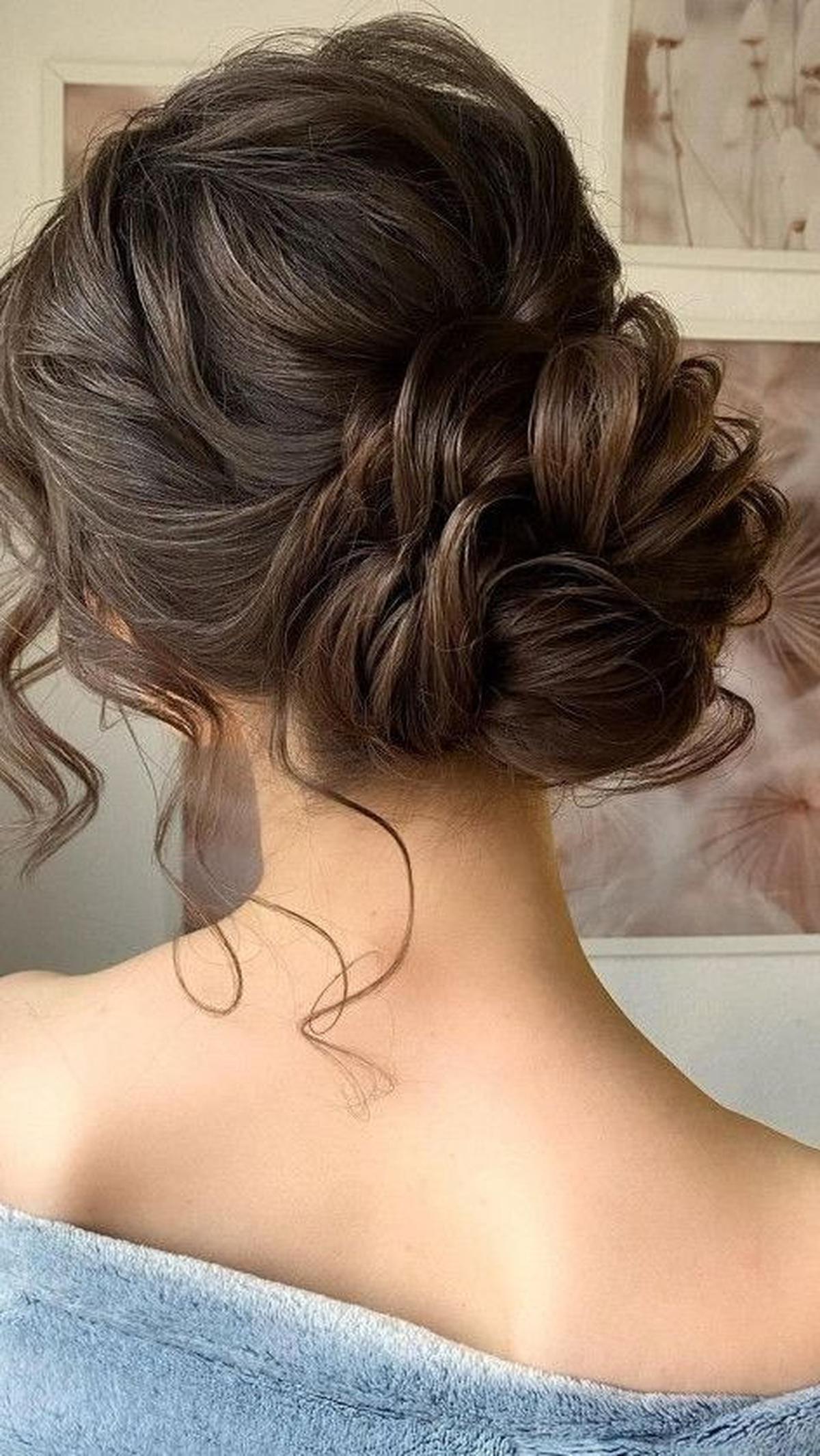 <b>Gaya Rambut Messy Up Do</b>