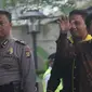 Ketua DPR Setya Novanto tiba di gedung KPK, Jakarta, Jumat (14/7). Setya Novanto diperiksa sebagai saksi dalam kasus dugaan korupsi proyek pengadaan e-KTP  dengan tersangka Andi Agustinus alias Andi Narogong. (Liputan6.com/Helmi Afandi)