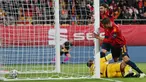 Pemain Spanyol Sergio Ramos merayakan gol Alvaro Morata ke gawang Malta pada babak kualifikasi Grup F Piala Eropa 2020 di Stadion Ramon de Carranza, Cadiz, Spanyol, Jumat (15/11/2019). Spanyol menang 7-0. (AP Photo/Miguel Morenatti)