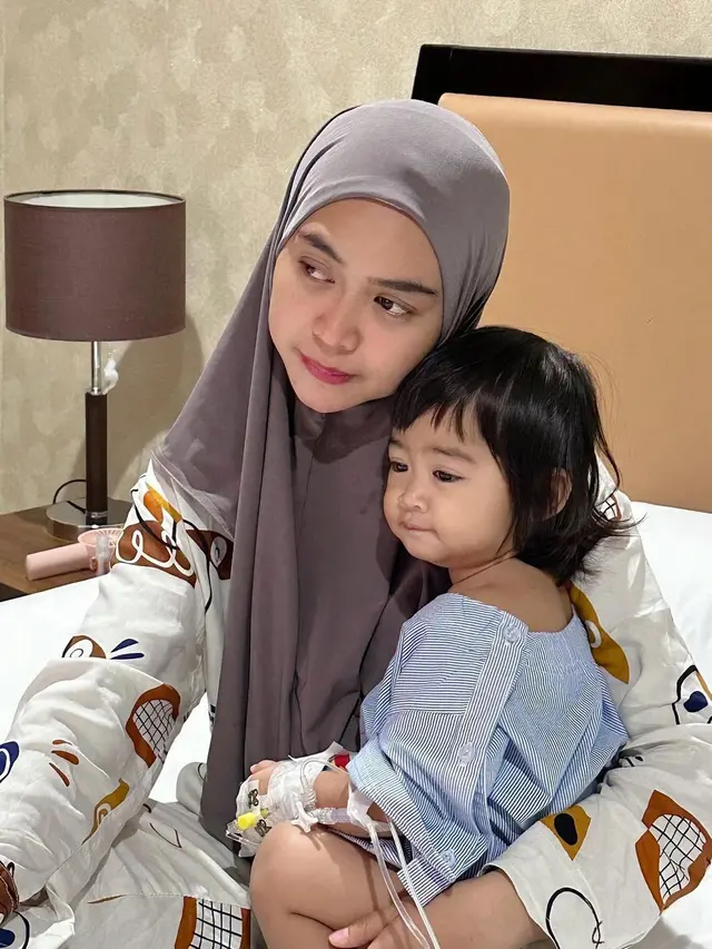 Potret Moana anak Ria Ricis yang kini tengah sakit (Sumber: Instagram/@riaricis1795)