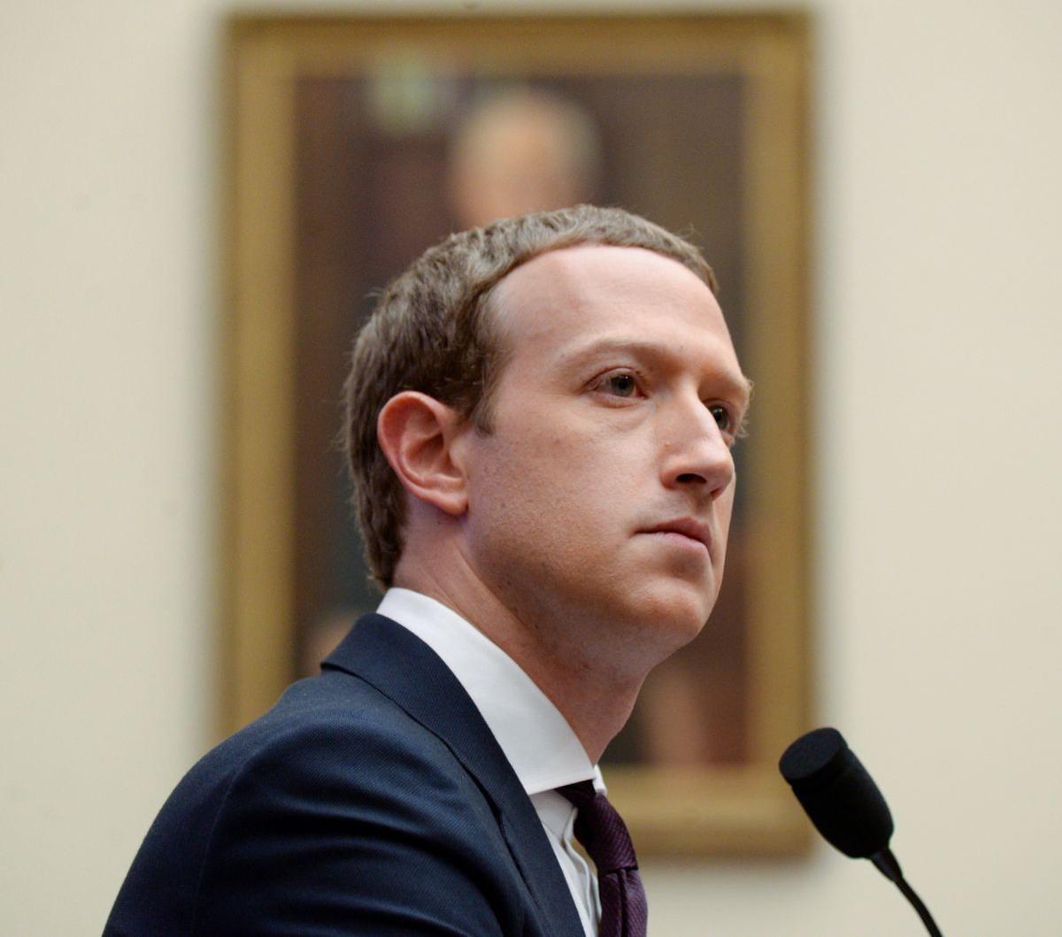 Mengutip&nbsp;HW News&nbsp;&amp;&nbsp;Bloomberg, Jumat (8/3),&nbsp;Kekayaan Mark Zuckerberg mengalami penurunan yang cukup signifikan. Ia mengalami kerugian hampir USD 3 miliar dalam sehari karena Facebook dan Instagram mengalami pemadaman global.&nbsp;