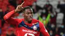 10. Jonathan David (Lille) - Wonderkid asal Kanada ini resmi bergabung dengan Lille pada bursa transfer musim ini. Jonathan David dilabuhkan dengan transfer mencapai 30 juta euro. (AFP/Denis Charlet)