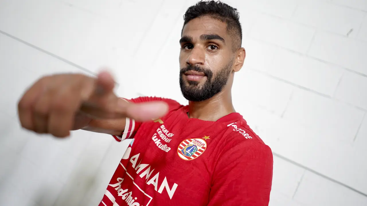 Striker Persija asal Bahrain, Abdulla Yusuf Helal.