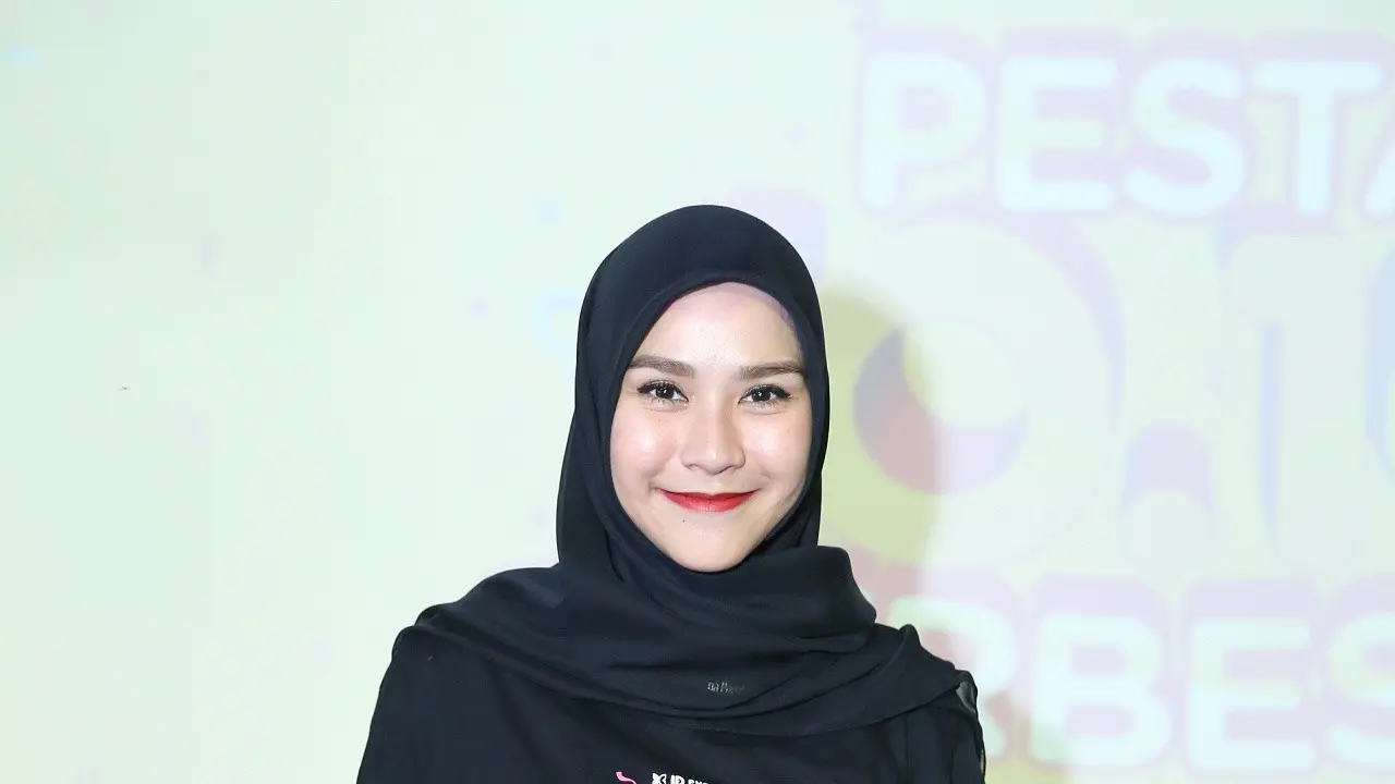 [Fimela] Zaskia Adya Mecca