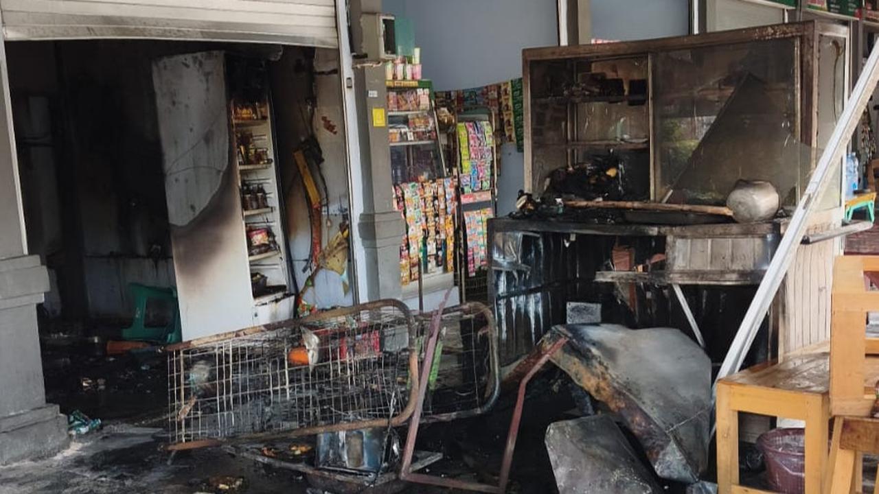 Kronologi Kios di Istana Gebang Ludes Terbakar