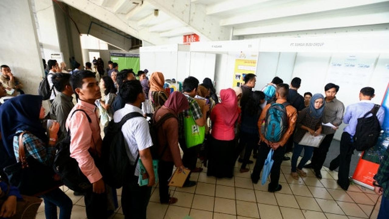 Geliat pencari kerja serbu Job For Career 2015