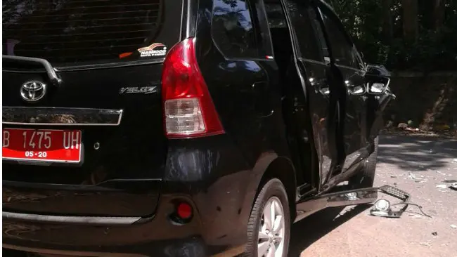 Mobil Iring-iringan Sultan Hamengkubuwono X mengalami kecelakaan. (Liputan6.com/Yanuar H)