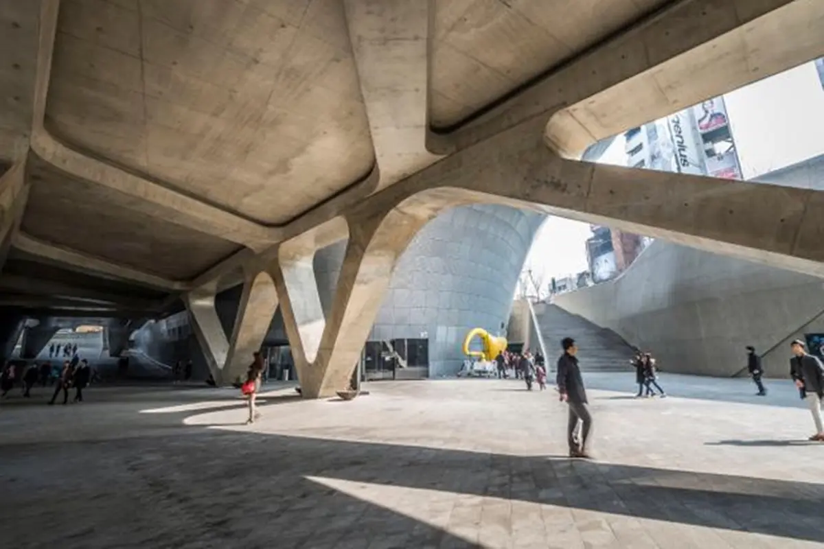 Rumah.com Ini 8 Karya Inovatif Zaha Hadid