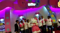 Bagi Anda pencinta Hello Kitty, mulai Jumat ini, Hello Kitty resmi punya markas di Jakarta.