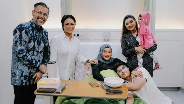 Potret kumpul keluarga sebelum Aurelie Hermansyah melahirkan (Sumber: Instagram/@attahalilintar dan Instagram/@ivnsini)