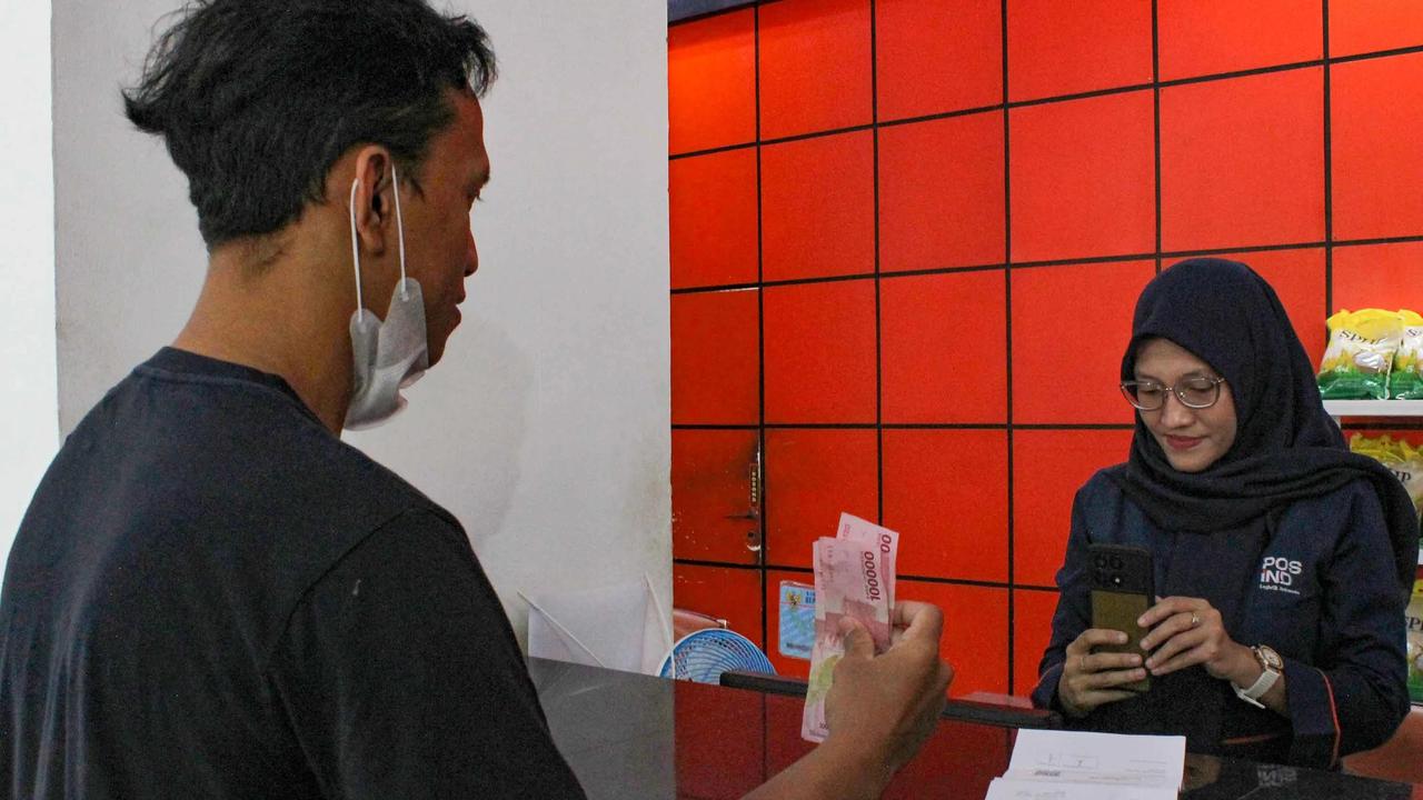 FOTO: BLT Kesra Rp 900 Ribu Mulai Cair Gelombang Kedua, 35 Juta Warga Jadi Penerima Bantuan