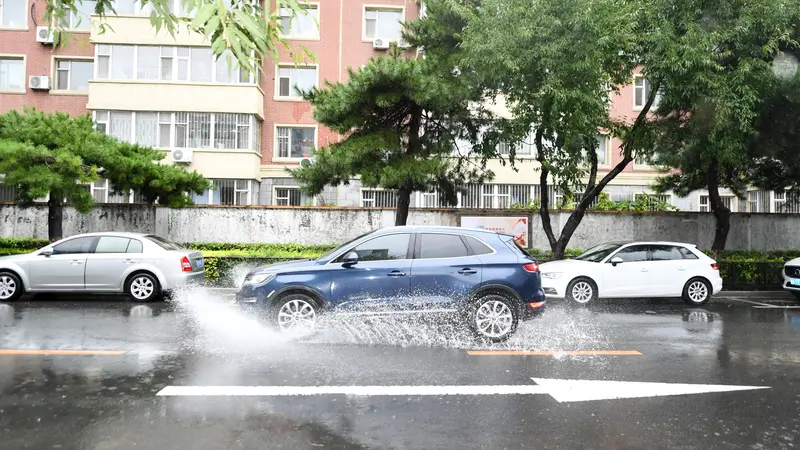 FOTO: Topan Haishen Masih Mengancam China