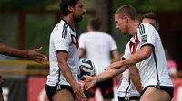 Sami Khedira saat berlatih bersama Timnas Jerman (Patrik Stollarz/AFP)