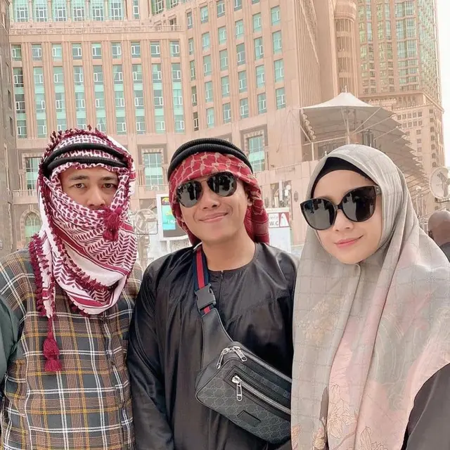 Asisten Meninggal Dunia, Ini 6 Potret Kenangan Keluarga Raffi Ahmad dan Iwang Orlon