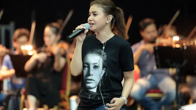 [Bintang] Rossa Anggap Konser The Journey of 21 Dazzling Years Istimewa