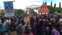 Aksi Bela Lukas Enembe di Kantor Gubernur Papua