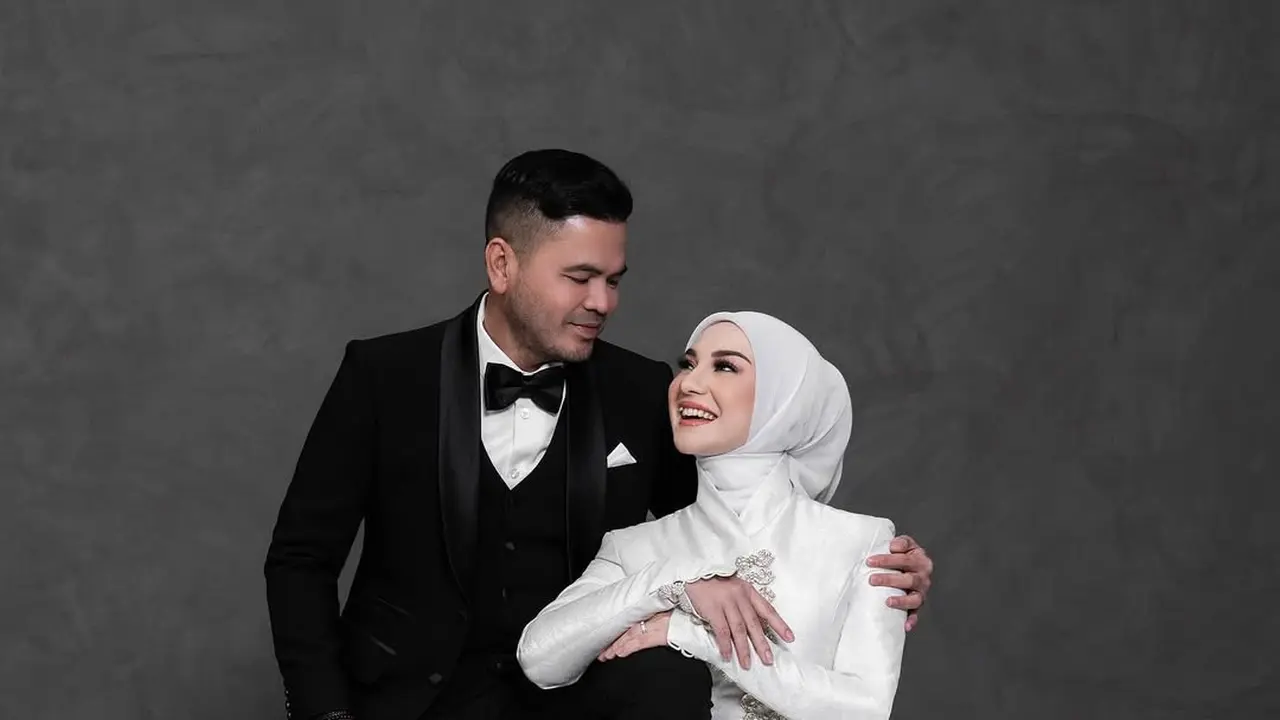 Photoshoot Irish Bella Bersama Keluarga