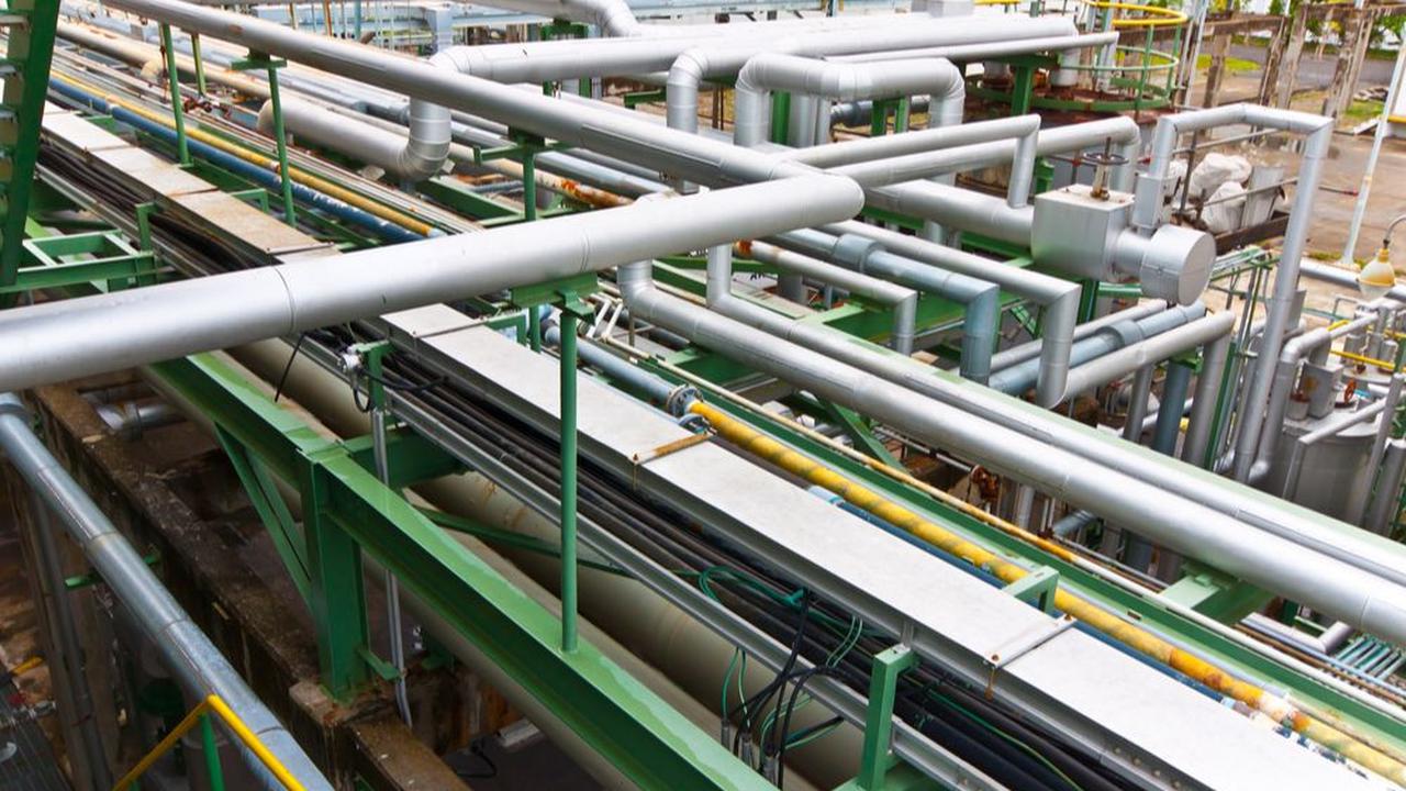 Evaluasi biaya produksi gas tersebut diperlukan agar struktur ekonomi Indonesia di sektor minyak dan gas lebih kompetitif dibandingkan negara lain.