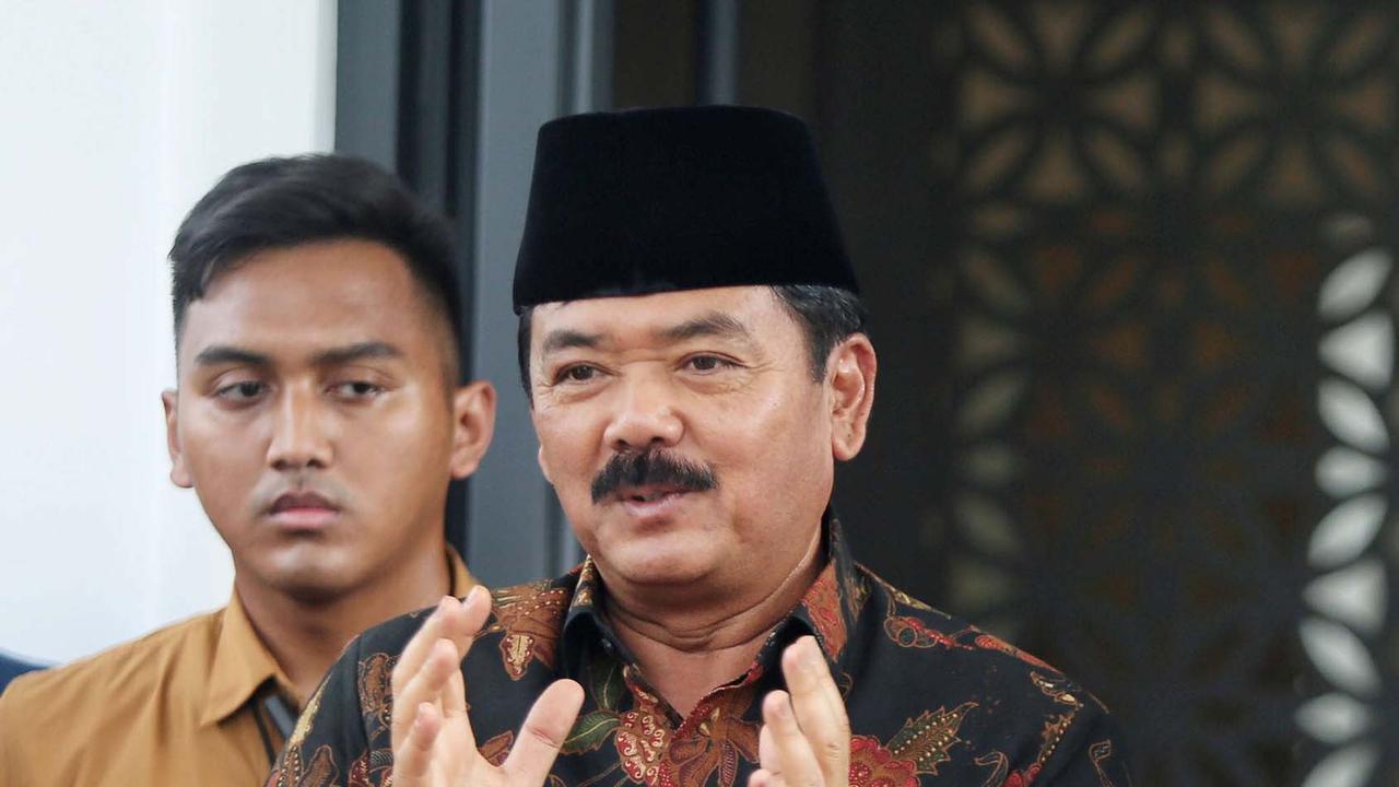 Menko Polhukam Hadi Tjahjanto Sambangi Kediaman Mahfud Md