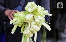 Ketupat Kandangan, Perpaduan Lezatnya Ikan Gabus Asap dan Ketupat Khas Kalsel yang Menggoyang Lidah