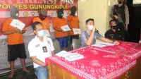 team Buser Polres Gunungkidul melakukan penangkapan tersangka di wilayah Gedangsari dan diamankan ke Polres Gunungkidul untuk dilakukan Penyidikan.